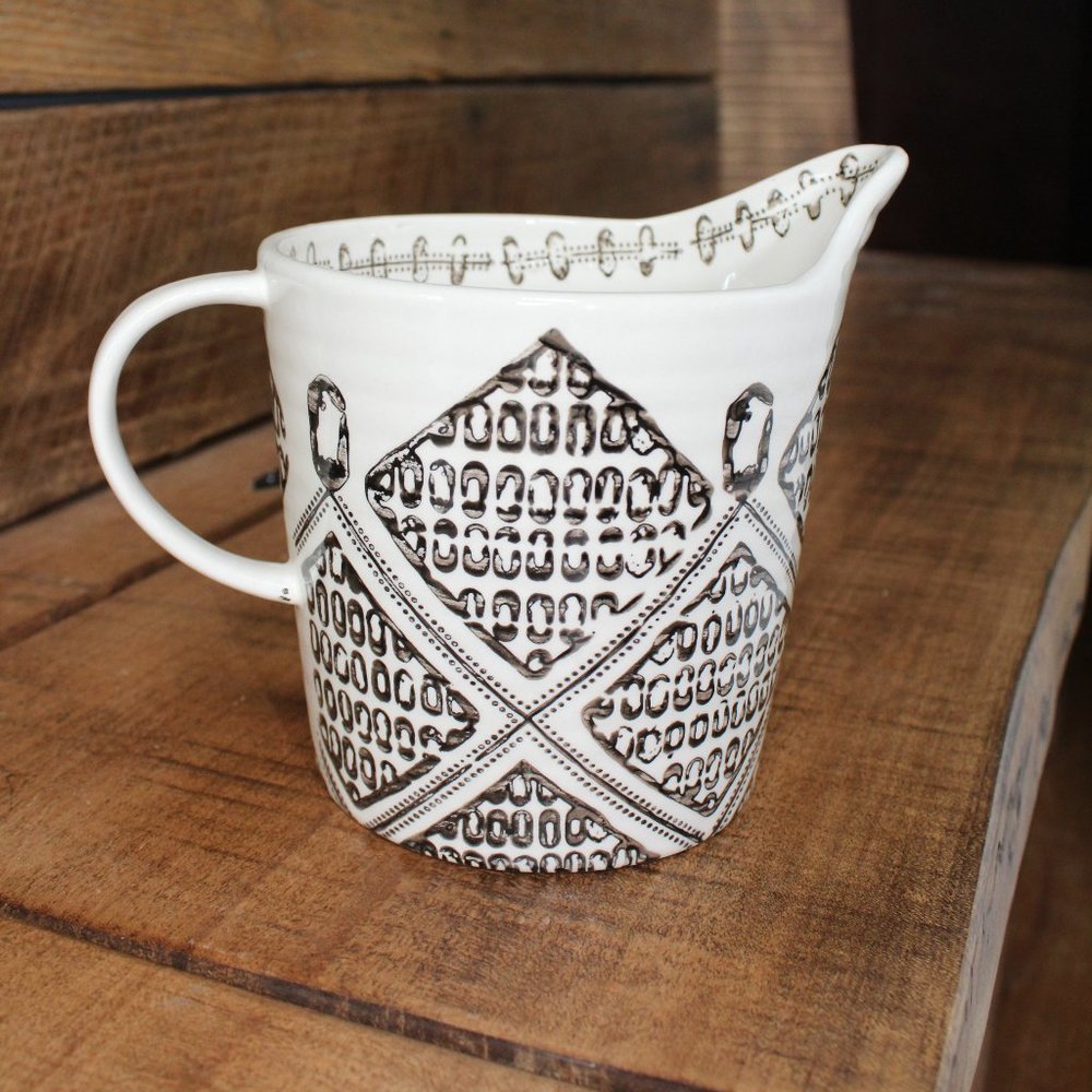 Gorgeous patterned porcelain pitcher vase 1 qt